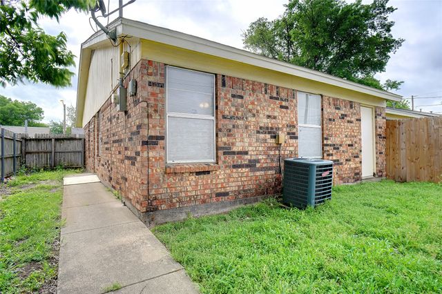 7470 Tiffany Meadows Lane, Fort Worth, TX 76140