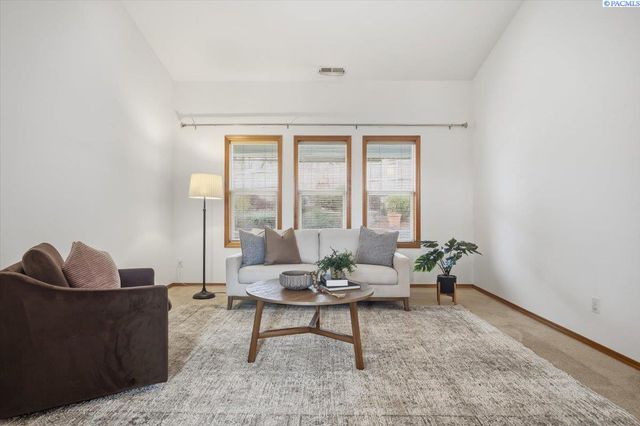 3509 S Irby St, Kennewick, WA 99337