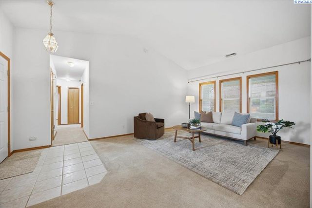 3509 S Irby St, Kennewick, WA 99337