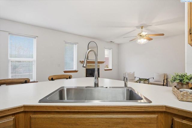 3509 S Irby St, Kennewick, WA 99337