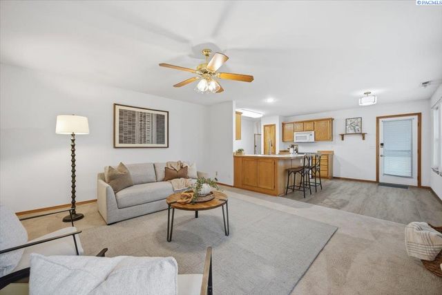 3509 S Irby St, Kennewick, WA 99337