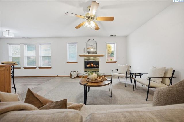 3509 S Irby St, Kennewick, WA 99337