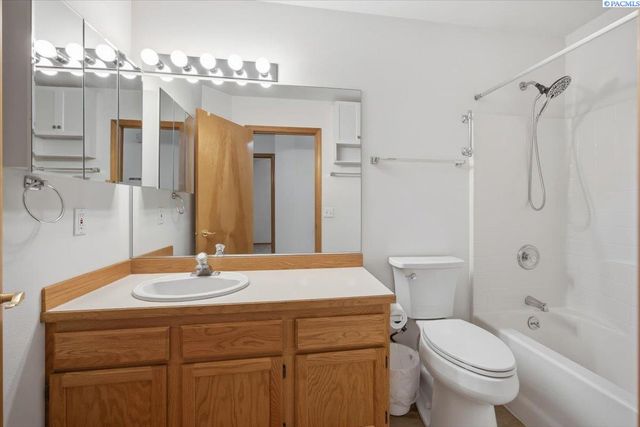 3509 S Irby St, Kennewick, WA 99337