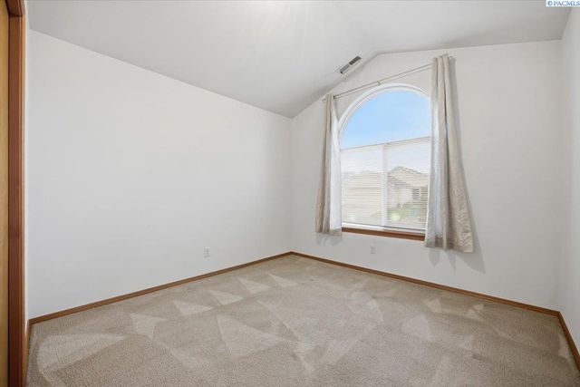 3509 S Irby St, Kennewick, WA 99337