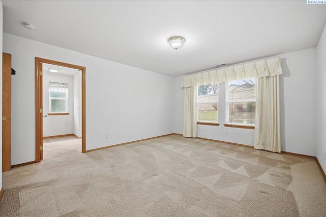 3509 S Irby St, Kennewick, WA 99337