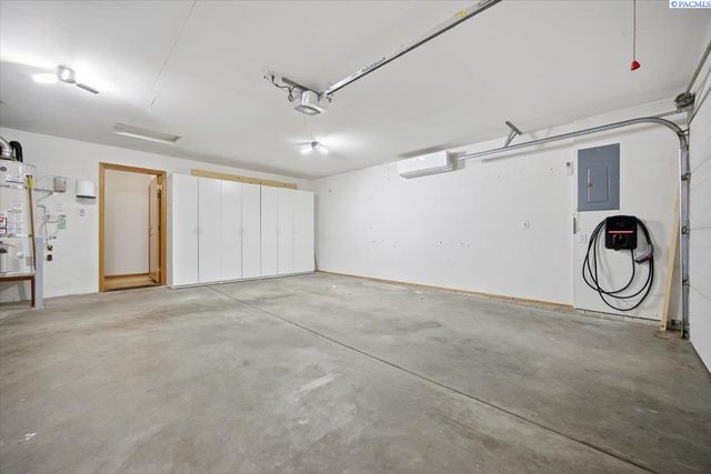 3509 S Irby St, Kennewick, WA 99337