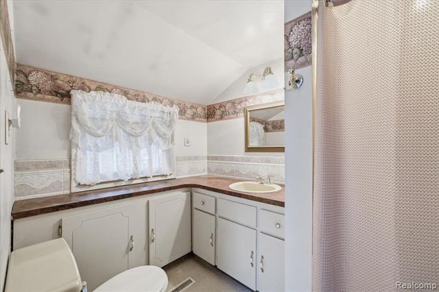 5896 Silver Birch Road, Hadley, MI 48462