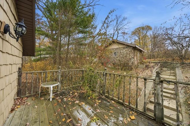 5896 Silver Birch Road, Hadley, MI 48462