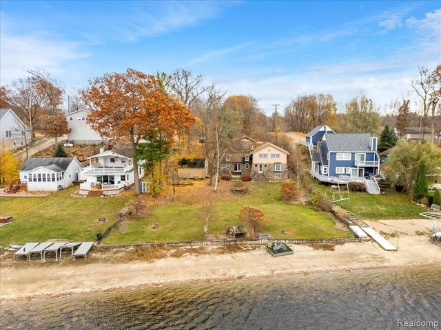 5896 Silver Birch Road, Hadley, MI 48462