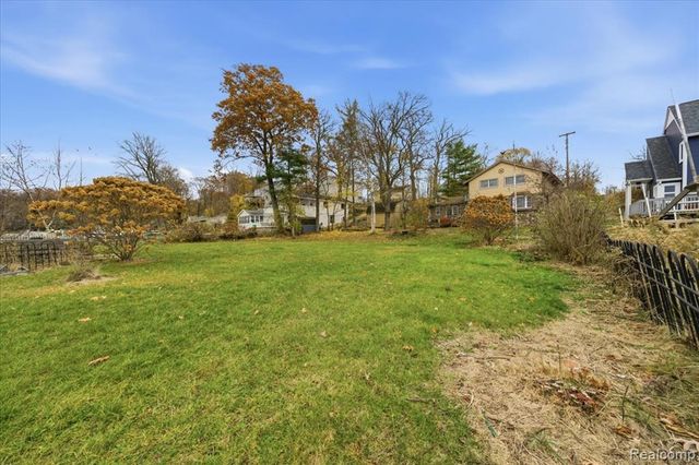 5896 Silver Birch Road, Hadley, MI 48462
