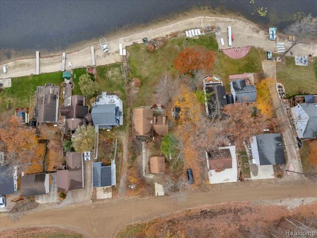 5896 Silver Birch Road, Hadley, MI 48462
