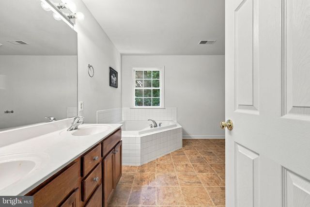 228 WARNER LN, Hedgesville, WV 25427