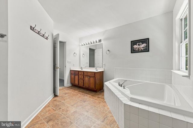 228 WARNER LN, Hedgesville, WV 25427
