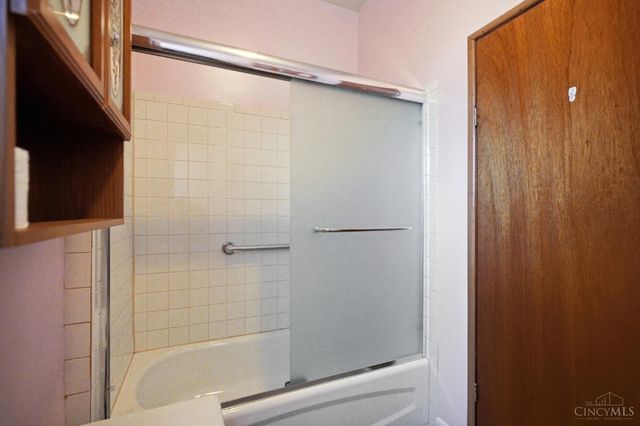 202 W 69th Street, Cincinnati, OH 45216