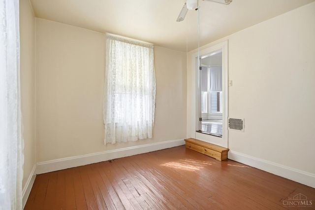 202 W 69th Street, Cincinnati, OH 45216
