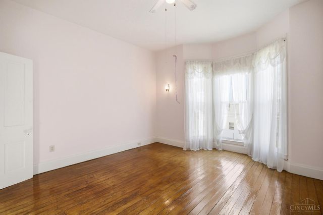202 W 69th Street, Cincinnati, OH 45216