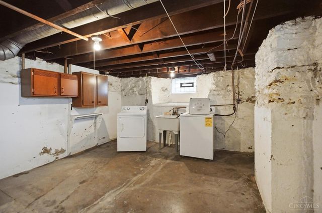 202 W 69th Street, Cincinnati, OH 45216