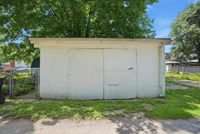 202 W 69th Street, Cincinnati, OH 45216