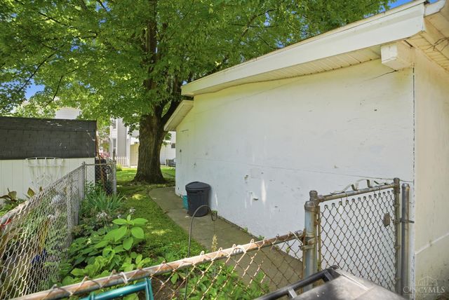 202 W 69th Street, Cincinnati, OH 45216