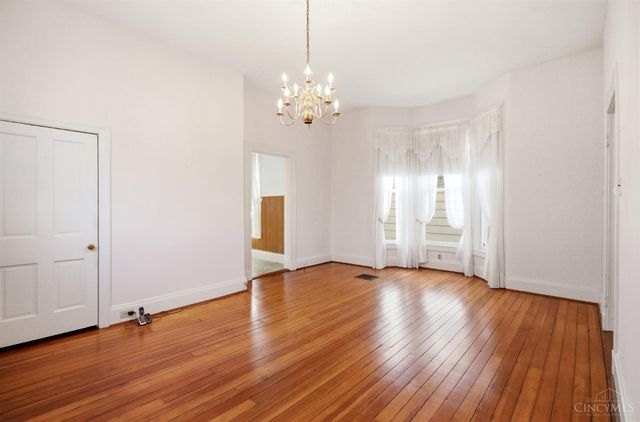 202 W 69th Street, Cincinnati, OH 45216