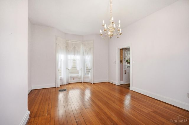 202 W 69th Street, Cincinnati, OH 45216