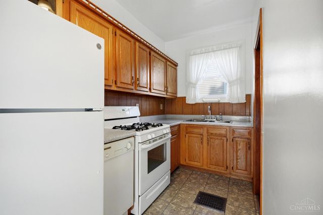 202 W 69th Street, Cincinnati, OH 45216
