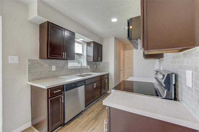 7411 Trabajo Drive, Houston, TX 77083