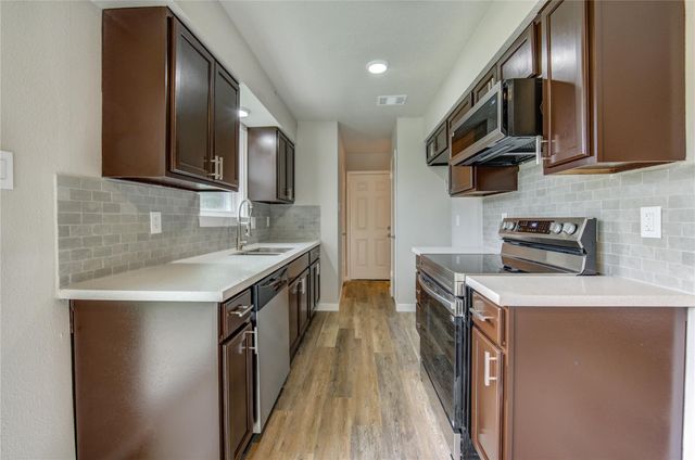 7411 Trabajo Drive, Houston, TX 77083