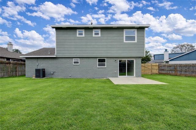 7411 Trabajo Drive, Houston, TX 77083