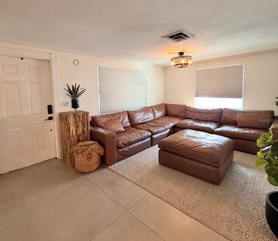 7060 52ND STREET N, Pinellas Park, FL 33781