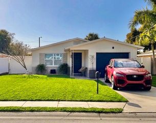 7060 52ND STREET N, Pinellas Park, FL 33781