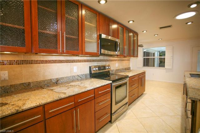 1525 Covington CIR E, Fort Myers, FL 33919