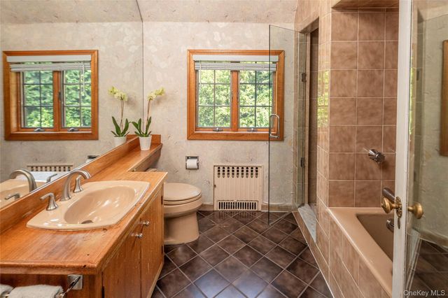 18 Hemlock Road, Bronxville, NY 10708