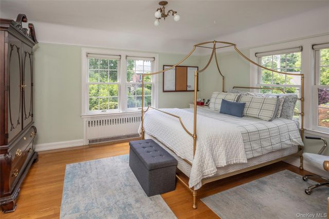 18 Hemlock Road, Bronxville, NY 10708