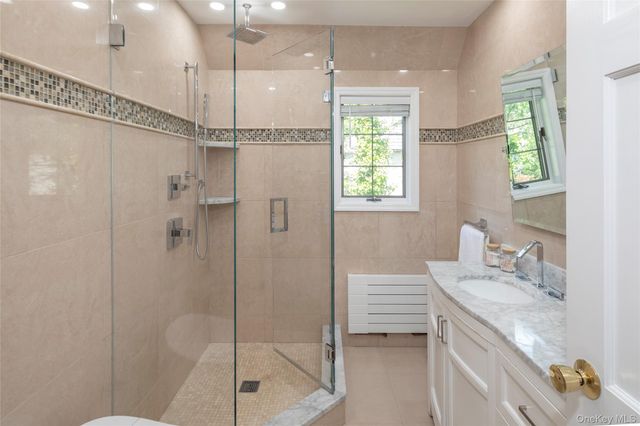 18 Hemlock Road, Bronxville, NY 10708