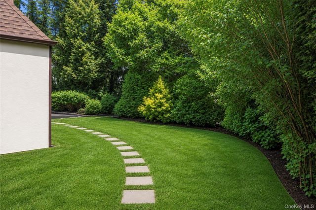 18 Hemlock Road, Bronxville, NY 10708