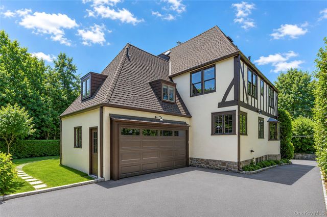 18 Hemlock Road, Bronxville, NY 10708