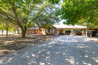 9401 Collingwood Drive, Justin, TX 76247