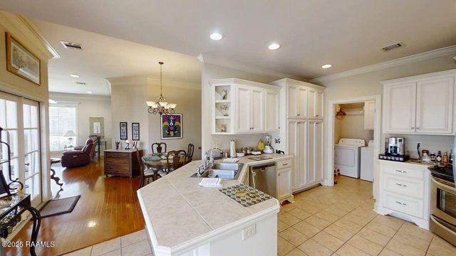 106 St Martinique Lane, Lafayette, LA 70508