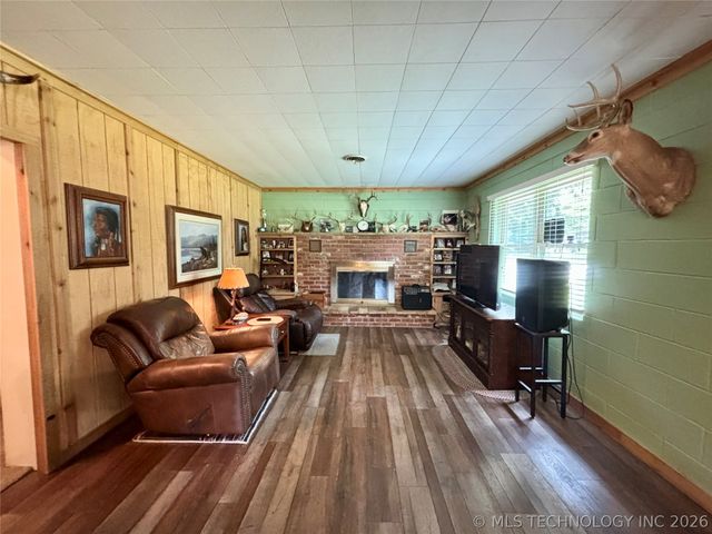 31891 E 695 Way, Wagoner, OK 74467