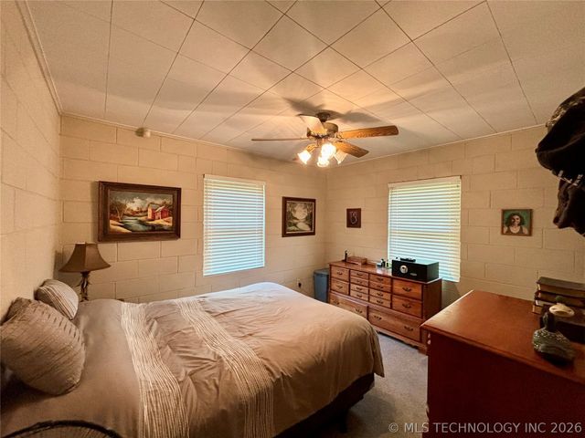 31891 E 695 Way, Wagoner, OK 74467