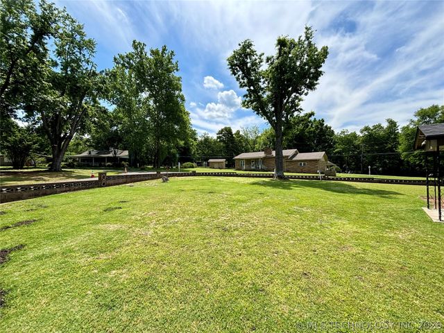 31891 E 695 Way, Wagoner, OK 74467
