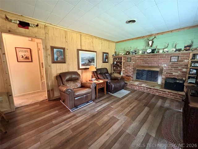31891 E 695 Way, Wagoner, OK 74467