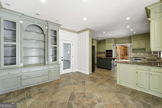 7300 Chattahoochee Bluff Drive, Atlanta, GA 30350
