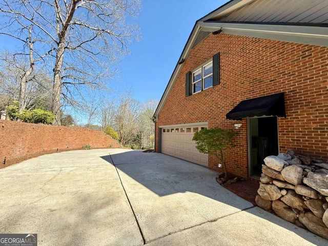 7300 Chattahoochee Bluff Drive, Atlanta, GA 30350