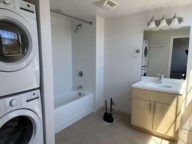 88 Gerrish Ave 217, Chelsea, MA 02150