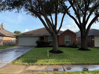 15615 Lost Maples Drive, Sugar Land, TX 77498