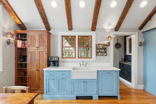 440 Wolcott St, Newton, MA 02466