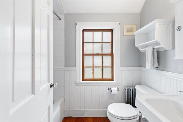 440 Wolcott St, Newton, MA 02466