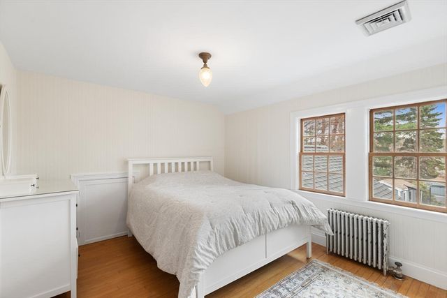 440 Wolcott St, Newton, MA 02466